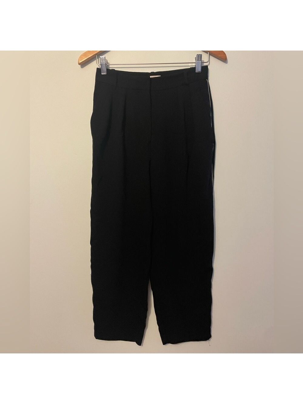 Aritzia Babaton Black Trousers Size 4